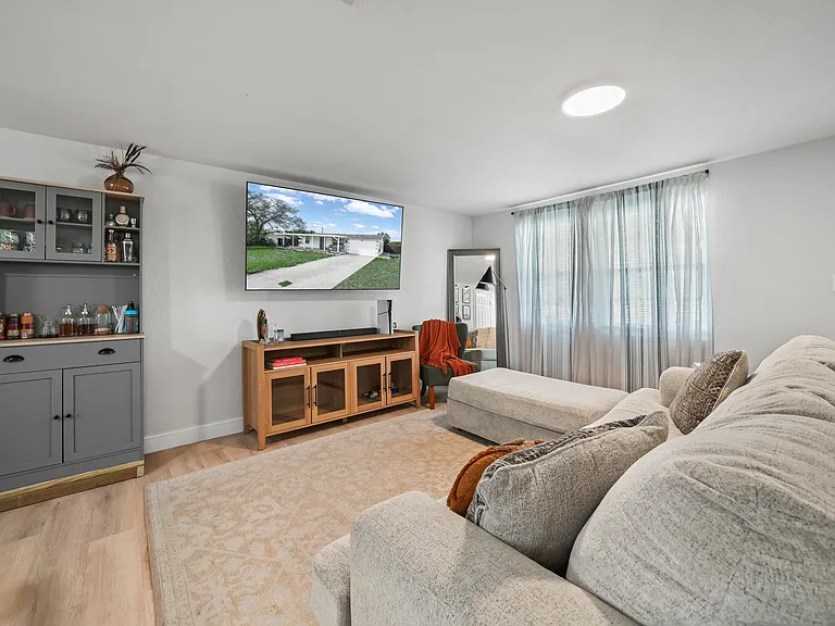 218 Piney Ave — Photo 4