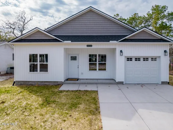 147 NE 18th Street, Oak Island, NC 28465