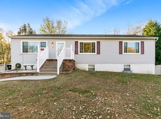 7 Donna Marie Ct, Sicklerville, NJ 08081