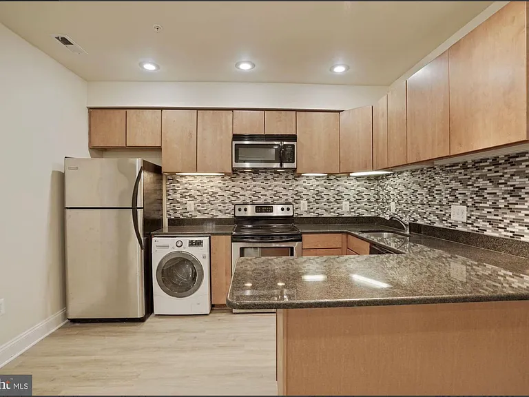 660 Morton Pl NE #2 — Photo 8