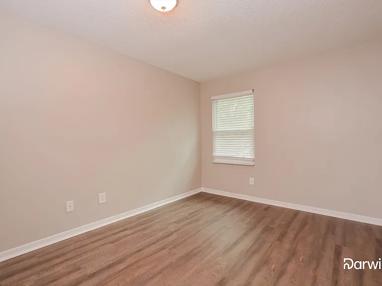 1034 Manigan Ave — Photo 12