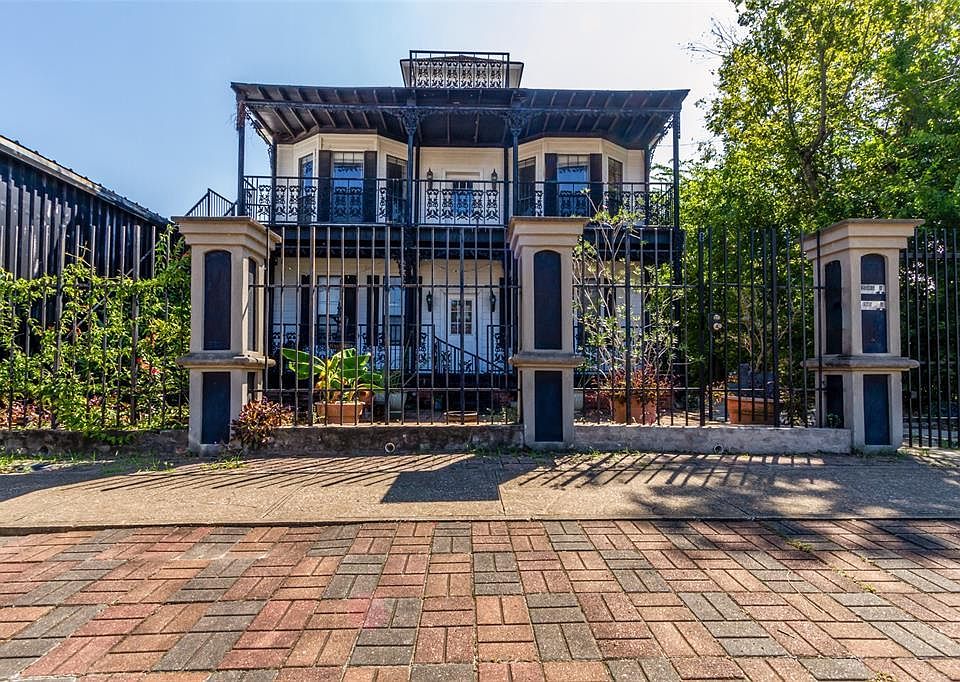 Front of duplex