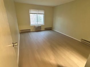 131 N Main St APT 10, Branford, CT 06405