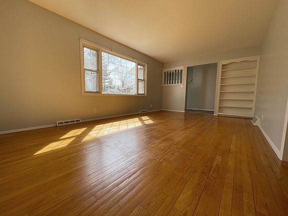 4th image of 6466 Glenallen Ave