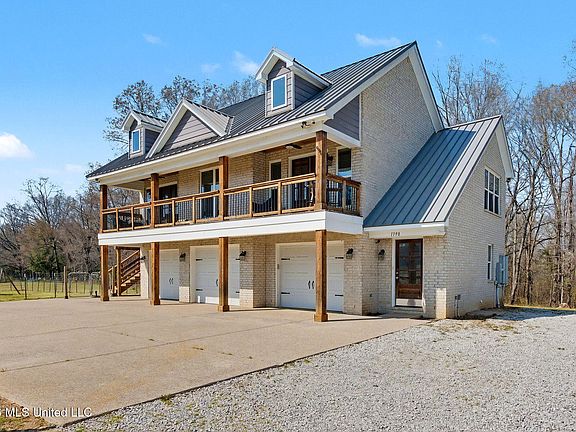 3rd image of 1198 Taska Rd