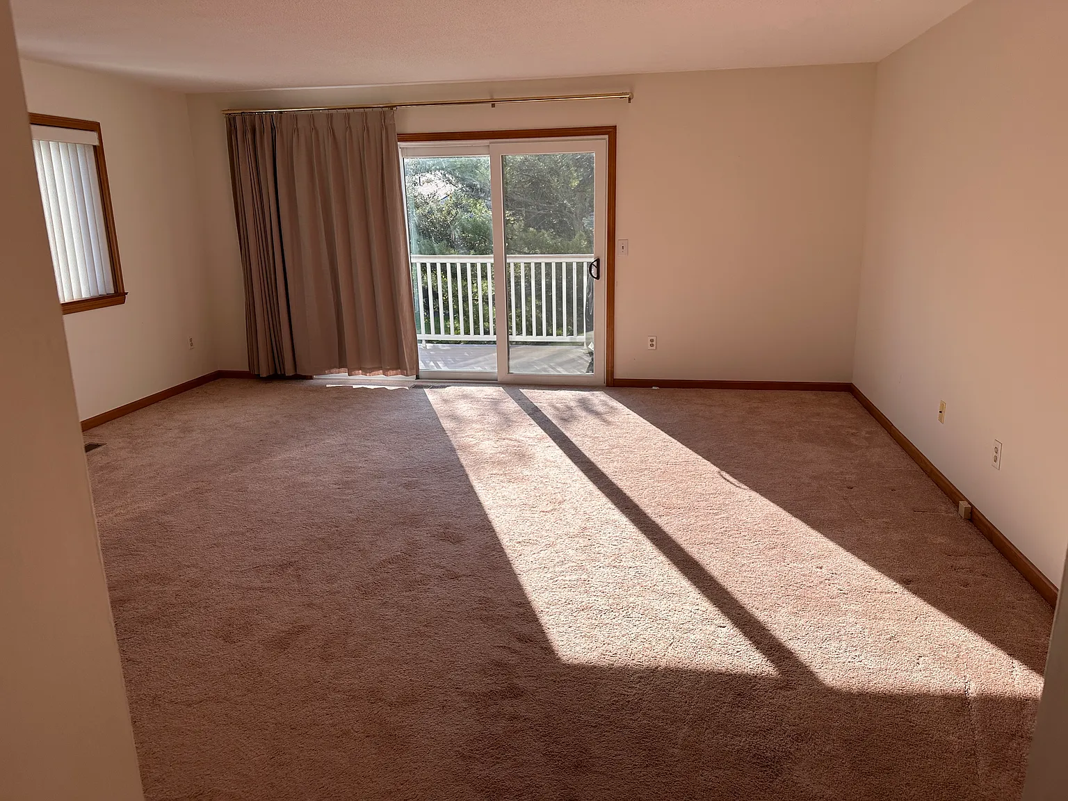 247 Foxboro Dr — Photo 3
