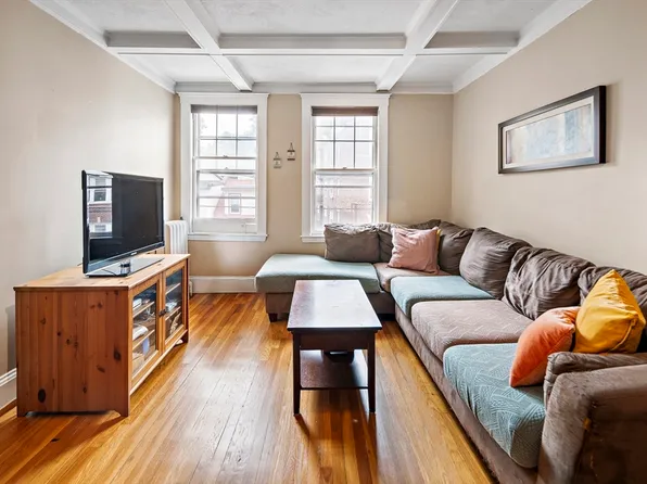 130 Sutherland Rd APT 12, Brighton, MA 02135
