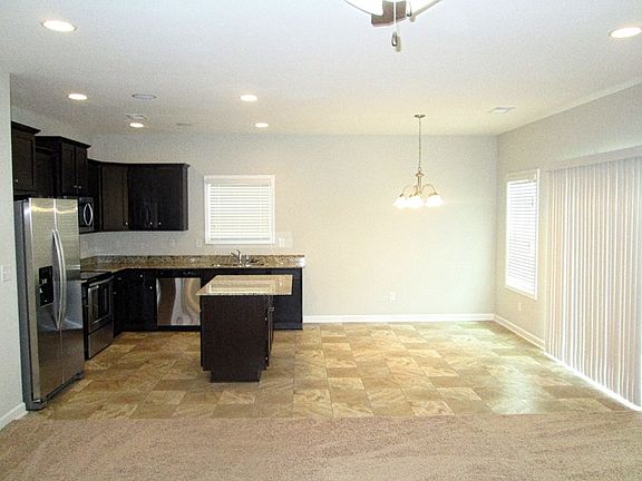 5th image of 256 Claudia Dr
