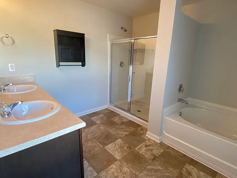 100 Rosegate Dr — Photo 10