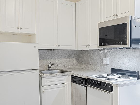 3rd image of 756 9th Ave #3E