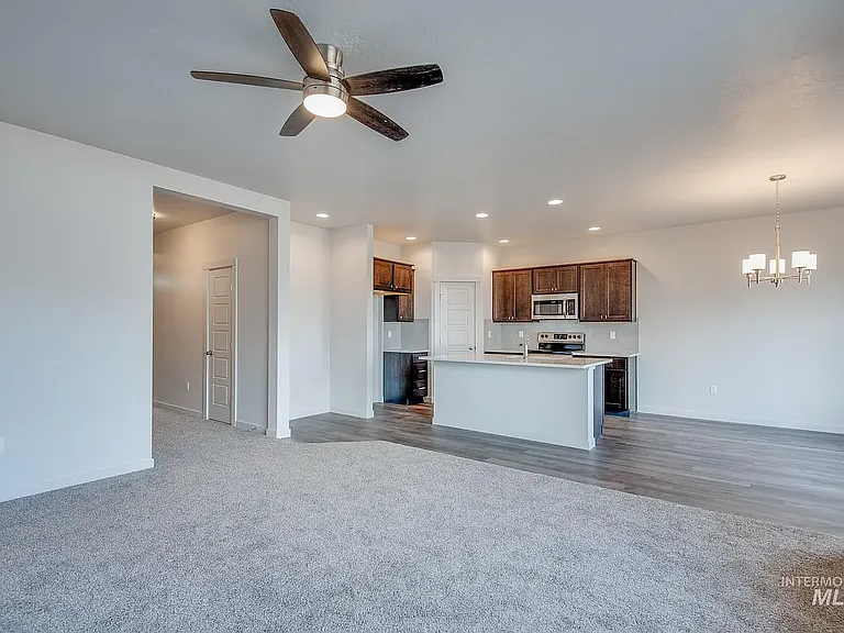 15370 Hogback Way — Photo 4