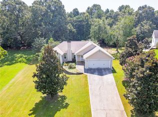 4525 Nohl Crest Dr, Flowery Branch, GA 30542