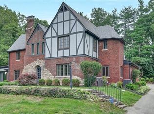 7 Totem Rd, Indian Hills, KY 40207