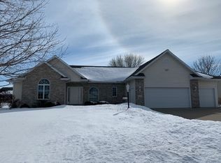 W5913 Tranquil Way, Appleton, WI 54915