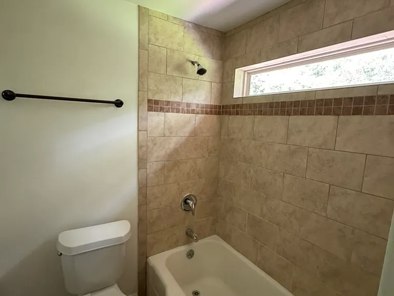 2726 White Oak Dr — Photo 8