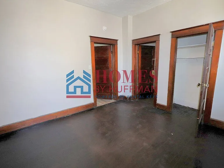 610 E Gum St — Photo 15