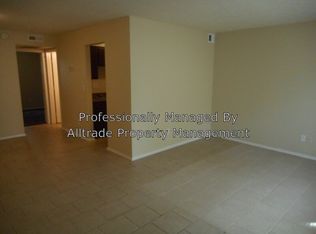 829 Glen Hollow Dr, Louisville, KY 40214