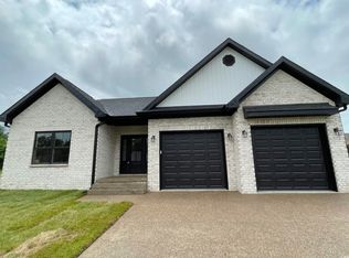 6021 Glencrest Ct, Newburgh, IN 47630