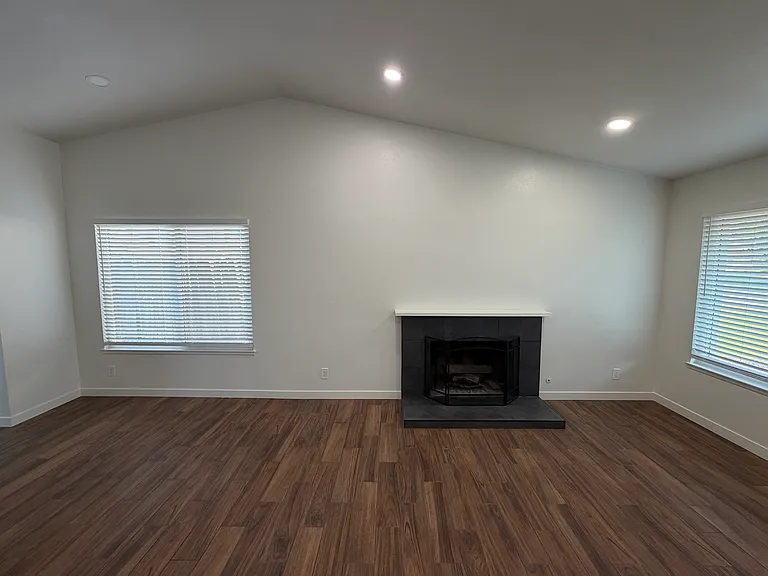 1312 E Cottonwood St — Photo 5