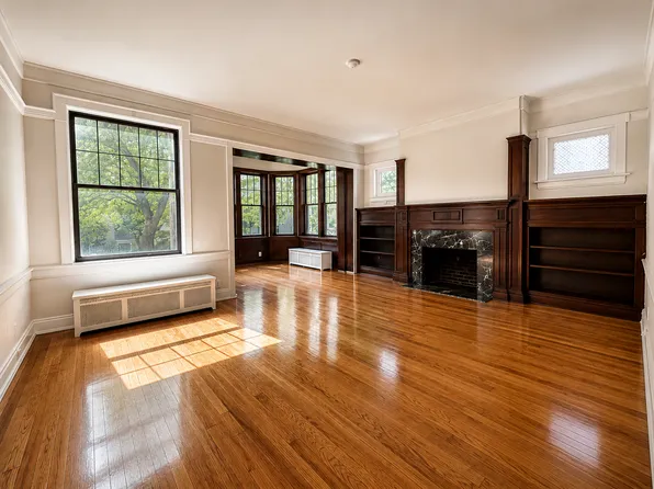 3935 N Pine Grove Ave #14-J, Chicago, IL 60613