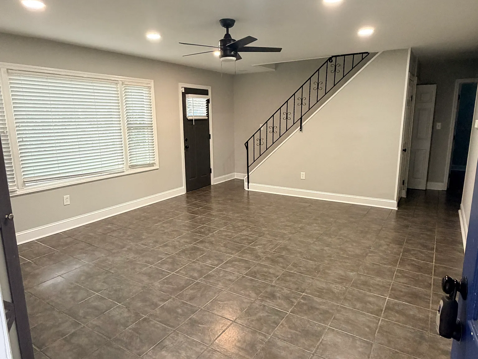 3 bed, 1624 sqft, $3,000 — Photo 2