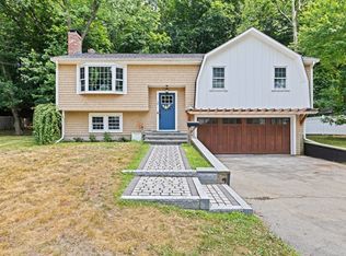 10 Grenadier Rd, Hingham, MA 02043