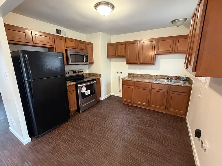 307 Downes Ln — Photo 5