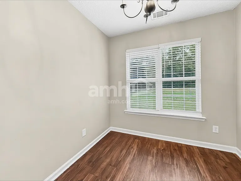 175 Huger St — Photo 5