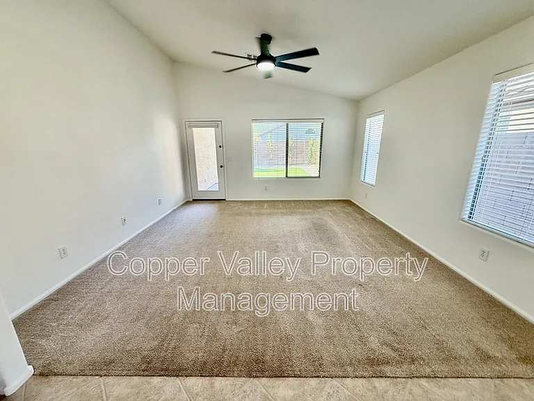 2427 W Oberlin Way — Photo 4