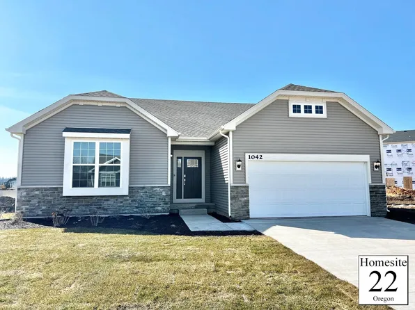 1042 Oregon Parks Ave, Oregon, WI 53575