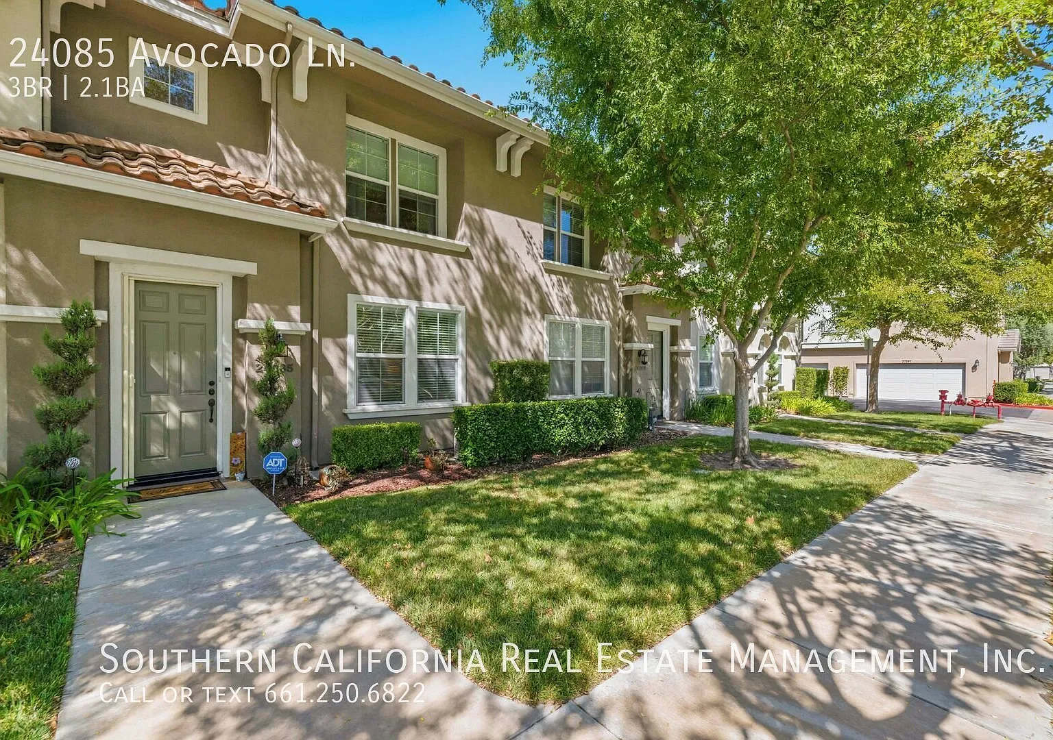 Three Bedroom Townhouse in Creekside — Photo 1