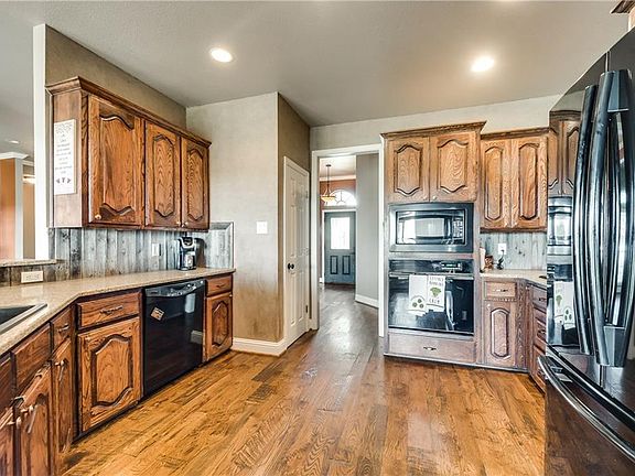 5th image of 1797 W Alamosa Dr