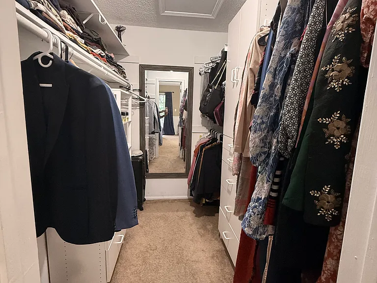 Walk-in Closet