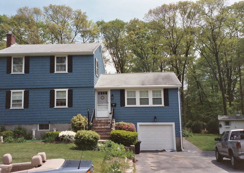 4 bed rooms & dr. nice nieborhood