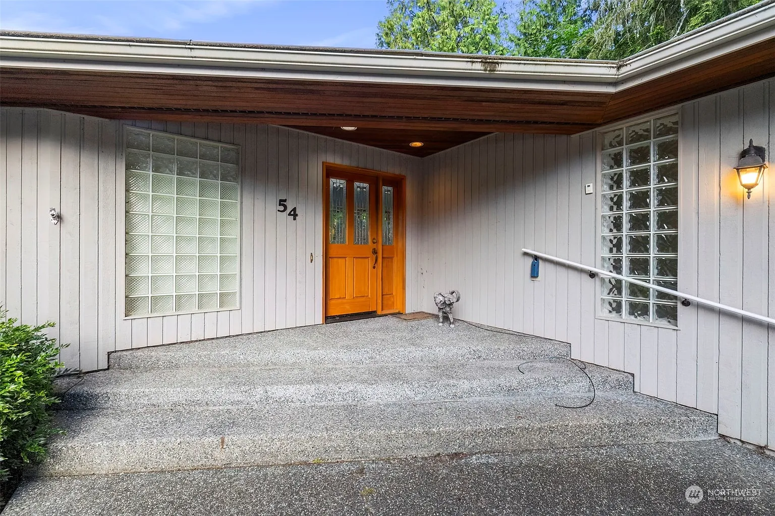 54 Pioneer Drive photo 1