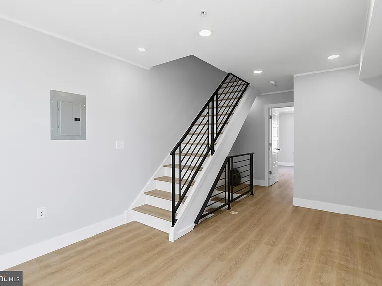 1511 W Flora St — Photo 16