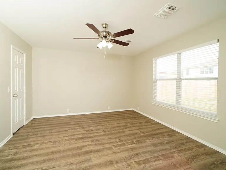 15810 Brisbane Dr — Photo 9