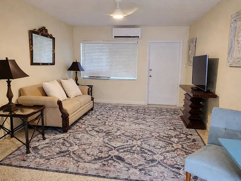 2627 Staples Ave — Photo 9