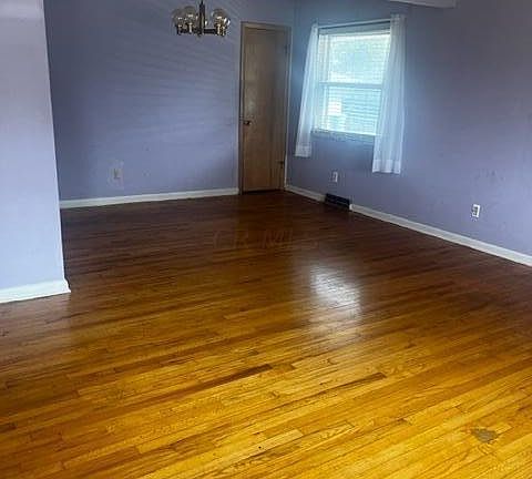 4th image of 1246 Pierce Ave