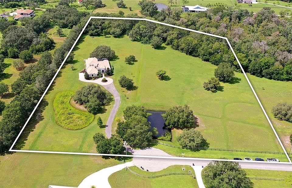 1st image of 1924 Deer Park Cir