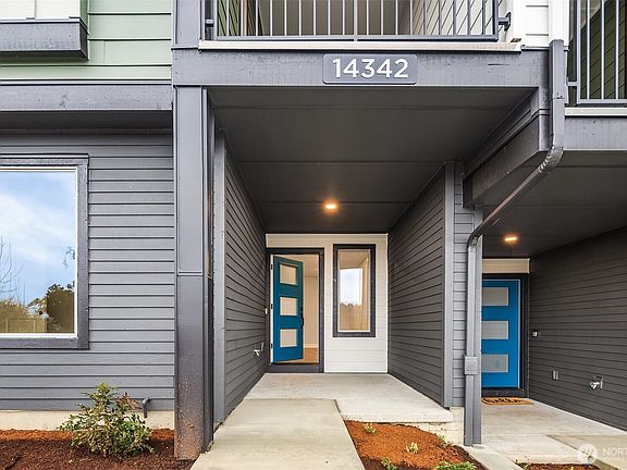 2nd image of 14342 1st Avenue NE #52-C