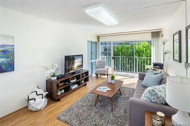 2 bed, 734 sqft, $2,300 — Photo 4