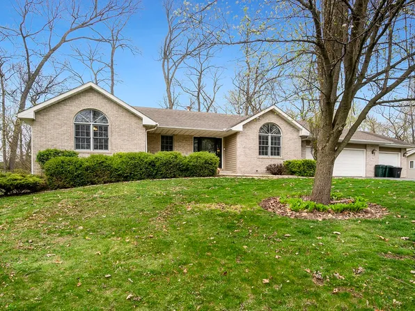 782 W Chinquapin Dr, Oregon, IL 61061