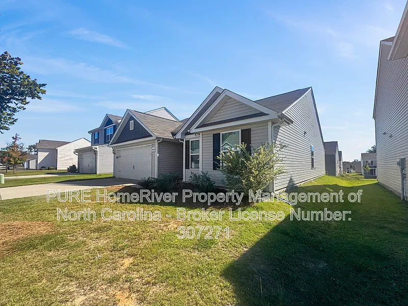 3 bed, 2.0 bath, 1526 sqft, $1,795 — Photo 2