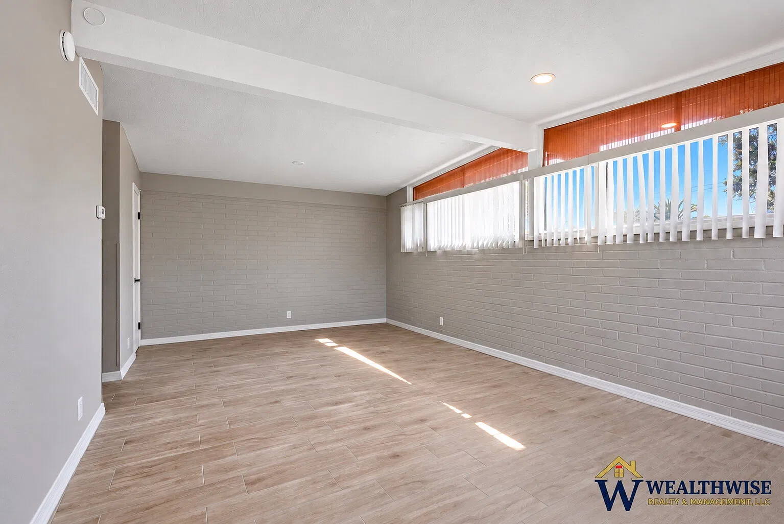 2 bed, 1.0 bath, 851 sqft, $1,195 — Photo 2
