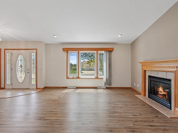 5th image of 1466 2ND STREET SOUTH
