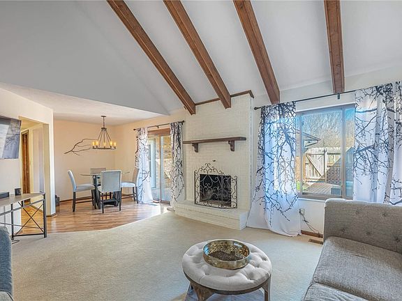 3rd image of 620 Thoma Pl