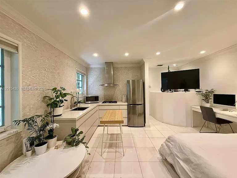 260 Euclid Ave #24 — Photo 6