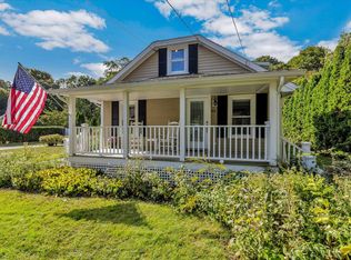 33 Oakwood Avenue, Falmouth, MA 02540