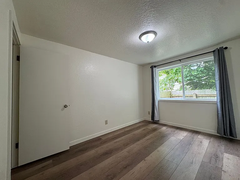 204 W Del Norte St #A-D — Photo 8
